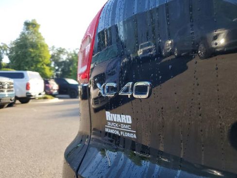 Used 2026 Volvo XC40 B5 Plus AWD/4WD image 7