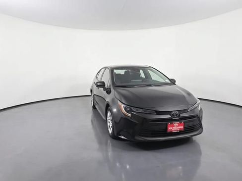 Used 2024 Toyota Corolla LE FWD image 3