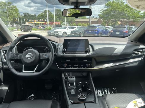 Used 2023 Nissan Rogue SV w/ SV Premium B Package AWD/4WD image 18