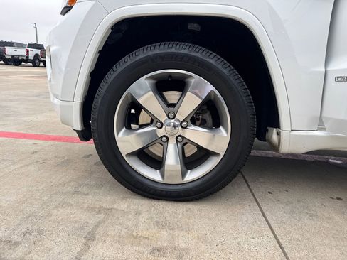 Used 2015 Jeep Grand Cherokee Overland w/ Advanced Technology Group image 28