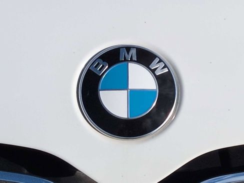 Certified 2023 BMW X1 xDrive28i w/ Convenience Package image 11