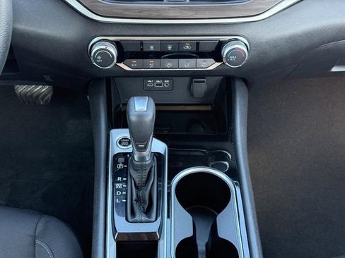 Used 2024 Nissan Altima 2.5 SV FWD image 22
