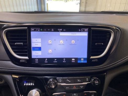 Used 2026 Chrysler Pacifica Select AWD/4WD image 43