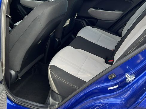 Used 2023 Hyundai Venue SEL image 23