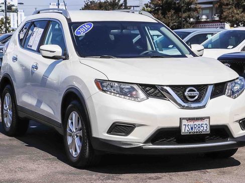 Used 2016 Nissan Rogue SV FWD image 3