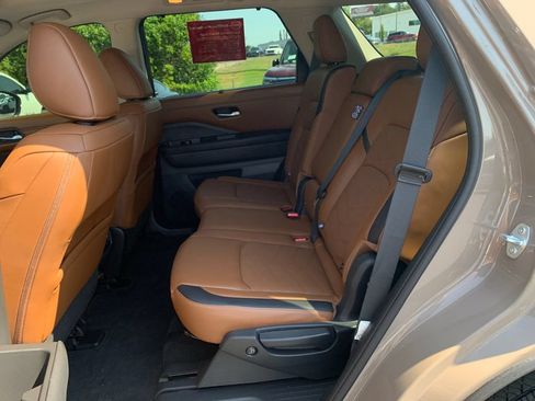 Certified 2024 Nissan Pathfinder Platinum w/ Cargo Package FWD image 14