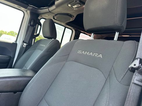 Used 2019 Jeep Wrangler Unlimited Sahara AWD/4WD image 25