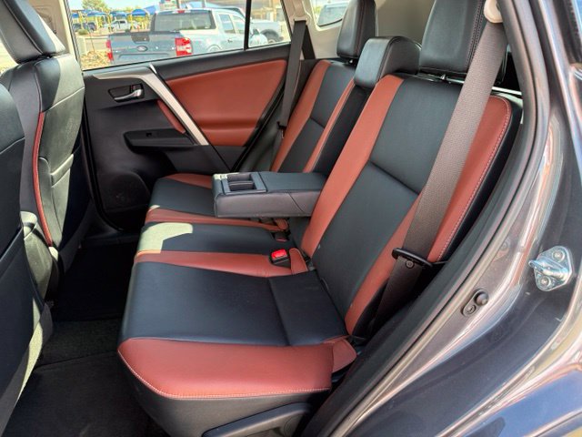 Used 2014 Toyota RAV4 Limited w/ Technology Package AWD/4WD image 33