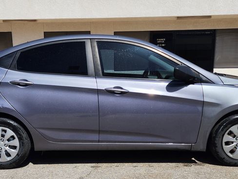 Used 2017 Hyundai Accent SE FWD image 3