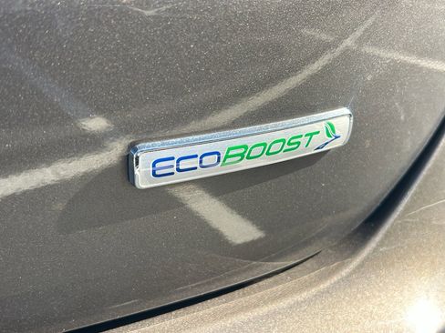 Used 2019 Ford Edge SE image 30