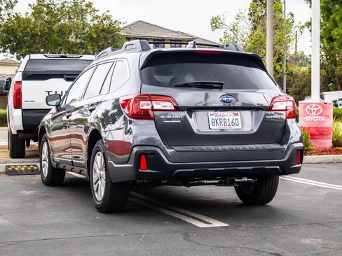 Used 2019 Subaru Outback 2.5i Premium image 4