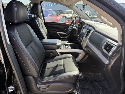 Used 2019 Nissan Titan PRO-4X AWD/4WD image 18