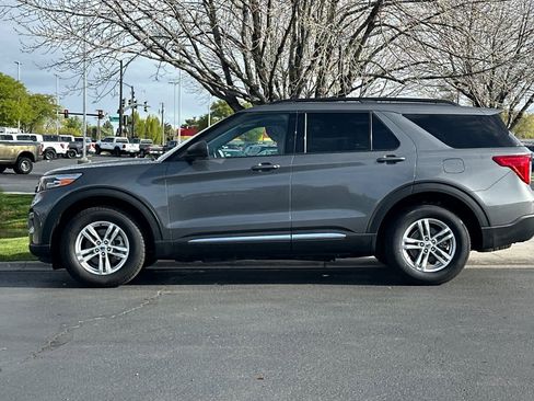 Certified 2023 Ford Explorer XLT w/ Equipment Group 202A image 5