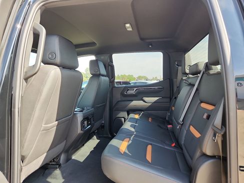 Used 2025 GMC Sierra 1500 AT4 image 12