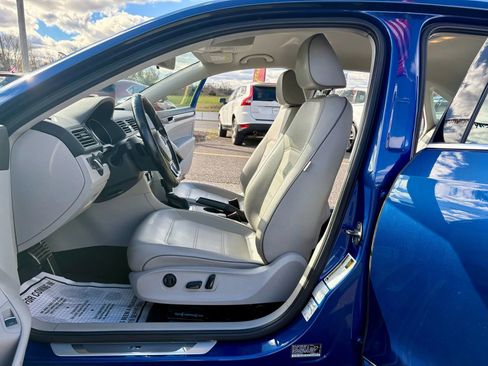 Used 2017 Volkswagen Passat 1.8T R-Line image 16