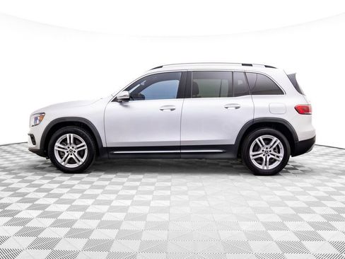 Used 2021 Mercedes-Benz GLB 250 4MATIC w/ Premium Package image 2