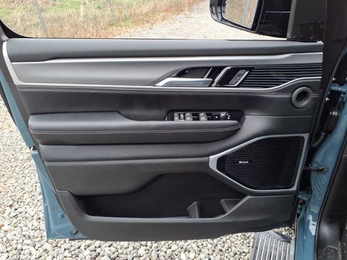 New 2026 Jeep Grand Wagoneer Limited AWD/4WD image 17