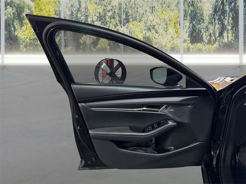 Used 2021 MAZDA MAZDA3 s image 20