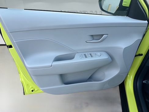 Used 2024 Hyundai Kona SEL w/ Convenience Package FWD image 17
