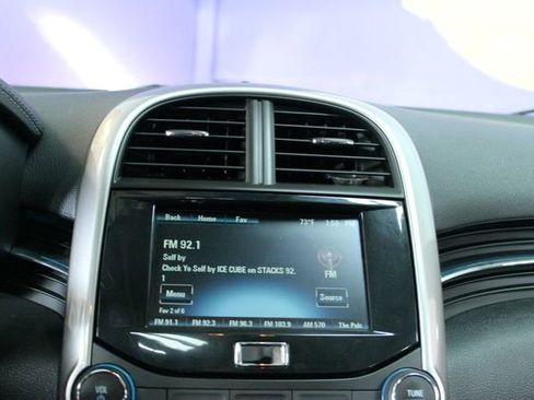 Used 2015 Chevrolet Malibu LT image 17