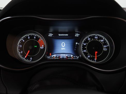 Used 2020 Jeep Cherokee Trailhawk w/ Cold Weather Group AWD/4WD image 27