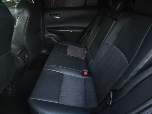 Certified 2021 Toyota Venza XLE image 10