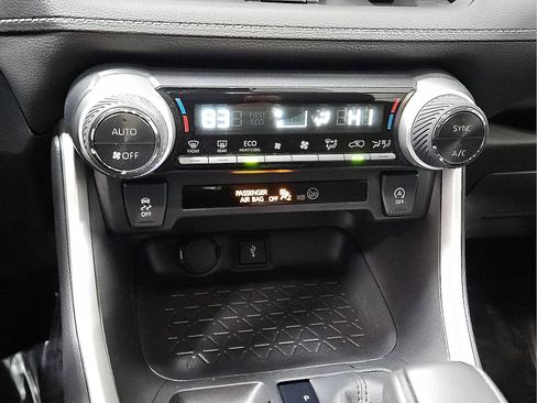 Certified 2022 Toyota RAV4 XLE image 15