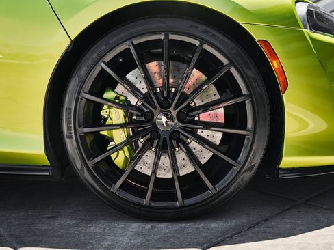 Used 2023 McLaren GT RWD image 27