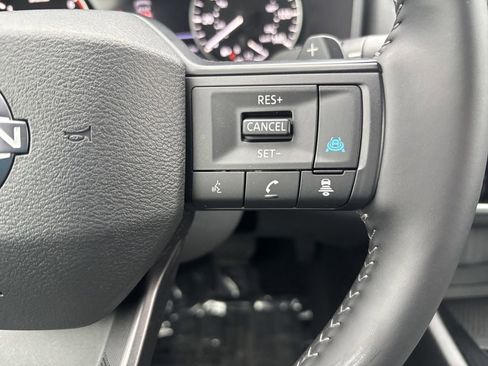 Used 2025 Nissan Rogue SV image 15