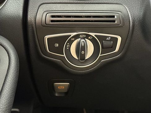 Used 2020 Mercedes-Benz GLC 300 4MATIC image 31