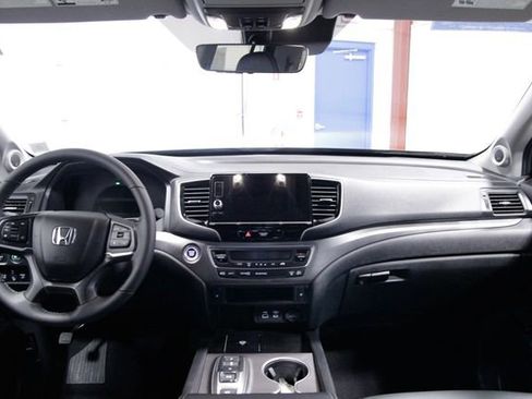 Certified 2025 Honda Ridgeline RTL image 18