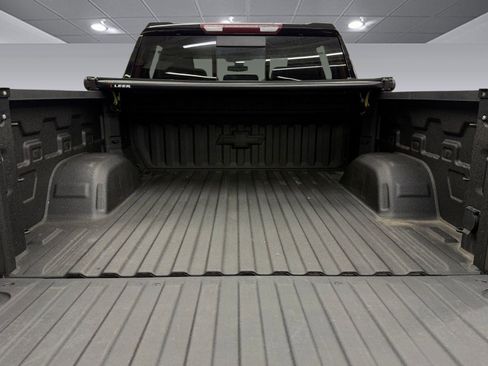 Used 2021 Chevrolet Silverado 1500 LTZ w/ LTZ Premium Package AWD/4WD image 38