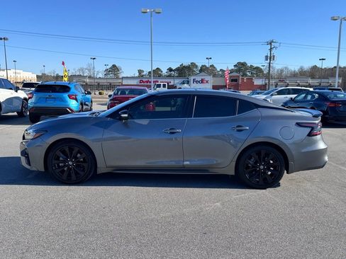 Used 2022 Nissan Maxima SR w/ Sport Mat Group image 3
