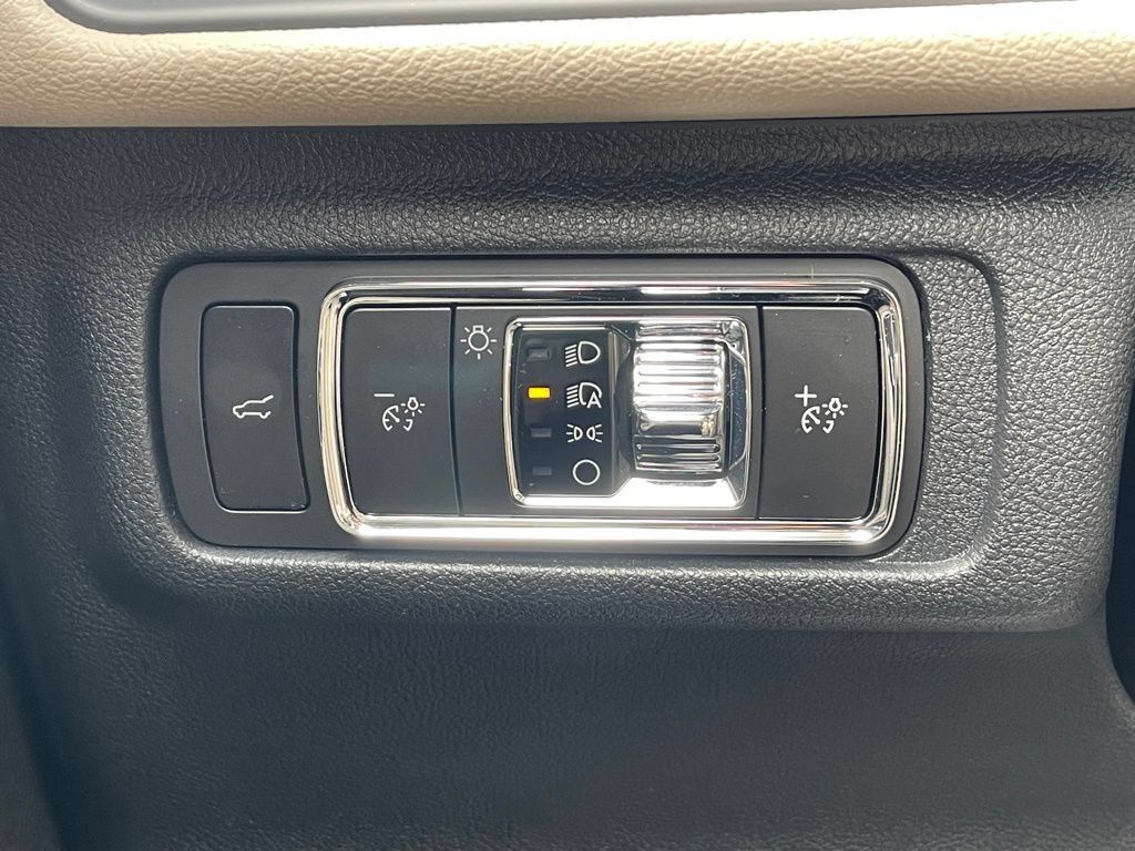 New 2026 Lincoln Corsair Premiere AWD/4WD image 14