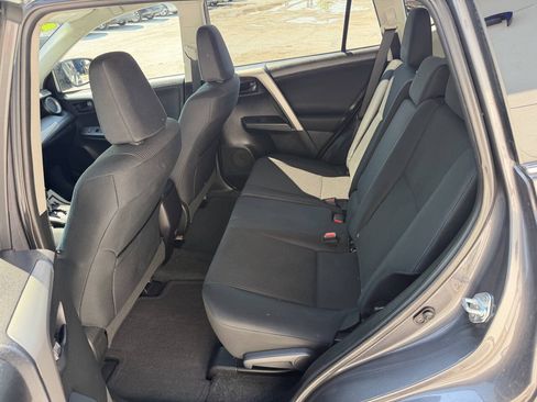 Used 2016 Toyota RAV4 LE FWD image 18