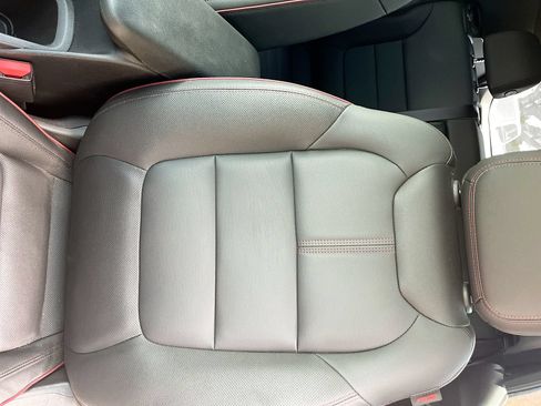 Used 2025 Chevrolet TrailBlazer RS w/ Driver Confidence Package FWD image 19