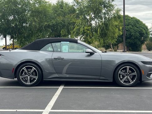 Used 2025 Ford Mustang Convertible RWD image 10