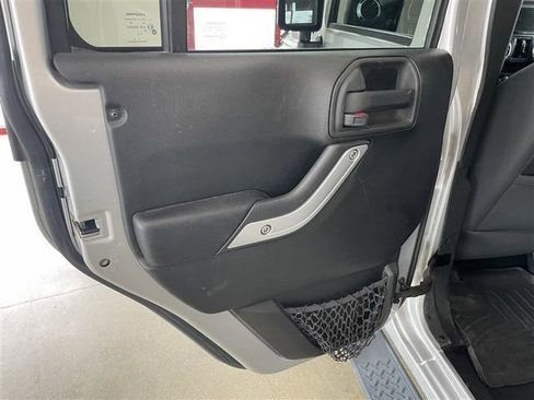 Used 2012 Jeep Wrangler Unlimited Sahara w/ Dual Top Group AWD/4WD image 25