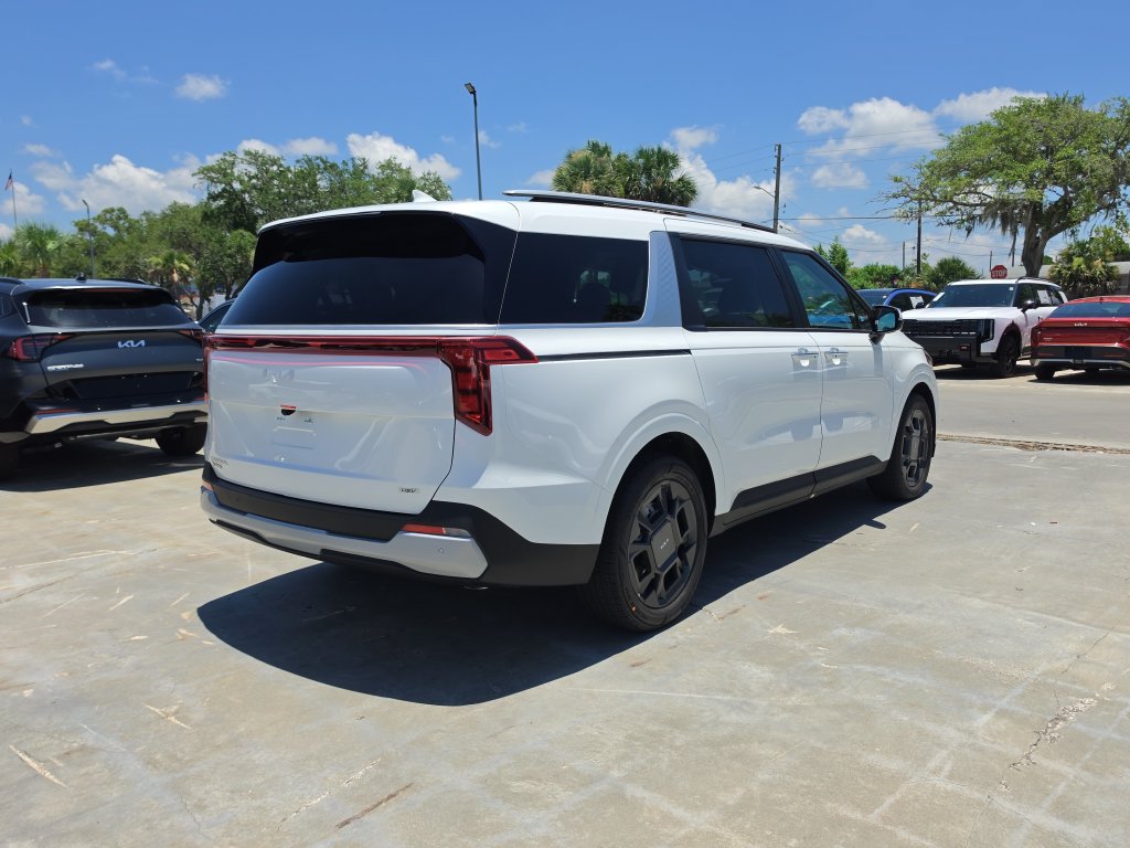 New 2026 Kia Carnival EX FWD image 8