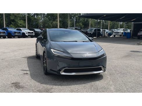 Used 2025 Toyota Prius Plug-In Hybrid FWD image 3