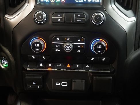 Used 2021 Chevrolet Silverado 1500 LT Trail Boss w/ Convenience Package II AWD/4WD image 23