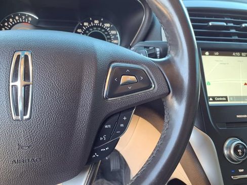 Used 2017 Lincoln MKC Select w/ Select Plus Package FWD image 13