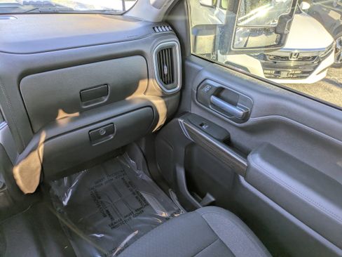 Used 2022 Chevrolet Silverado 3500 LT w/ Convenience Package image 18