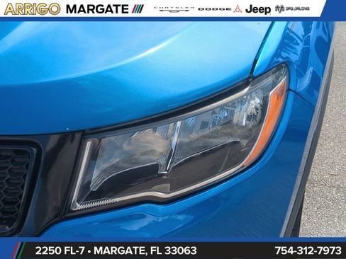 Used 2018 Jeep Compass Latitude w/ Popular Equipment Group FWD image 11