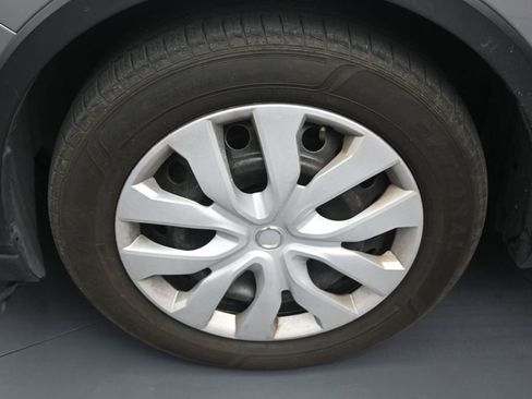 Used 2020 Toyota C-HR LE FWD image 9