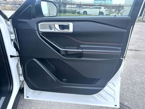 Used 2023 Ford Explorer ST-Line w/ Class IV Trailer Tow Package image 15