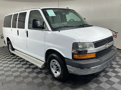 Used 2014 Chevrolet Express 2500 LT w/ LT Preferred Equipment Group RWD image 9