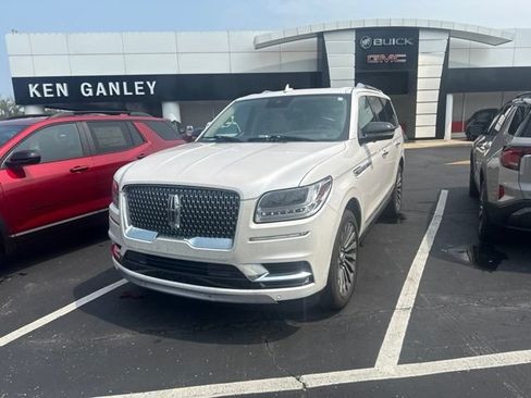 Used 2019 Lincoln Navigator Reserve AWD/4WD image 3