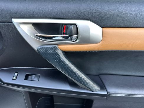 Used 2015 Lexus CT 200h image 18