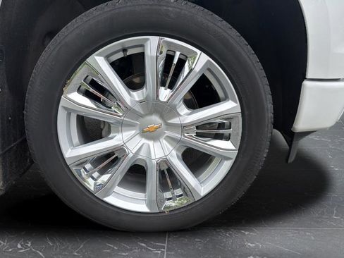 Certified 2023 Chevrolet Silverado 1500 High Country w/ High Country Premium Package AWD/4WD image 20